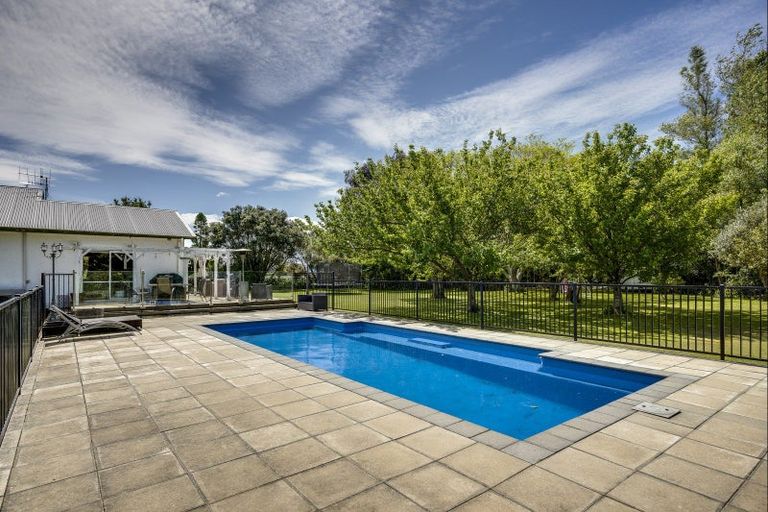 Photo of property in 16 The Loop, Meeanee, Napier, 4110