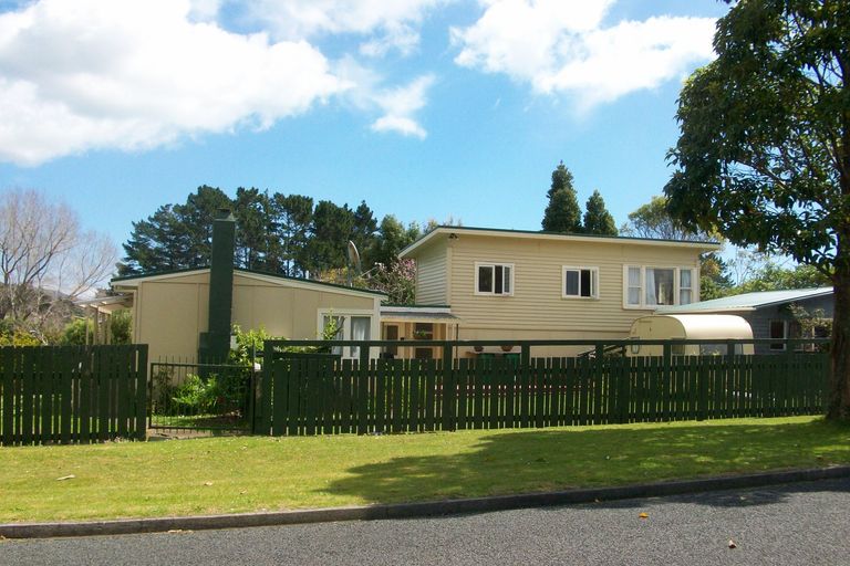 Photo of property in 2 Pokohui Avenue, Raglan, 3225