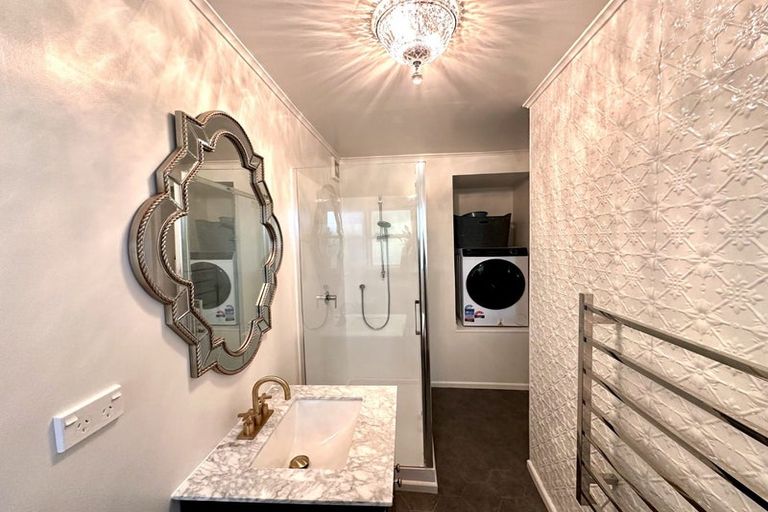 Photo of property in 35 Patanga Crescent, Thorndon, Wellington, 6011