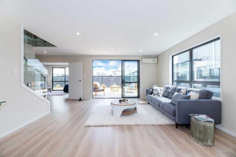Photo of property in 18 Myland Drive, Hobsonville, Auckland, 0616
