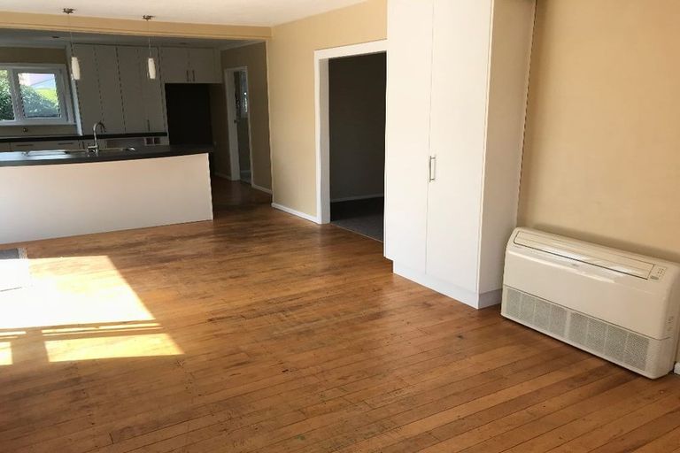 Photo of property in 38b Avonhead Road, Avonhead, Christchurch, 8042