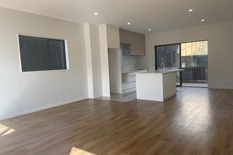 Photo of property in 36b Crestview Rise, Papakura, 2110