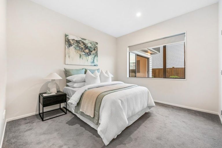 Photo of property in 3 Tarras Road, Kumeu, 0810