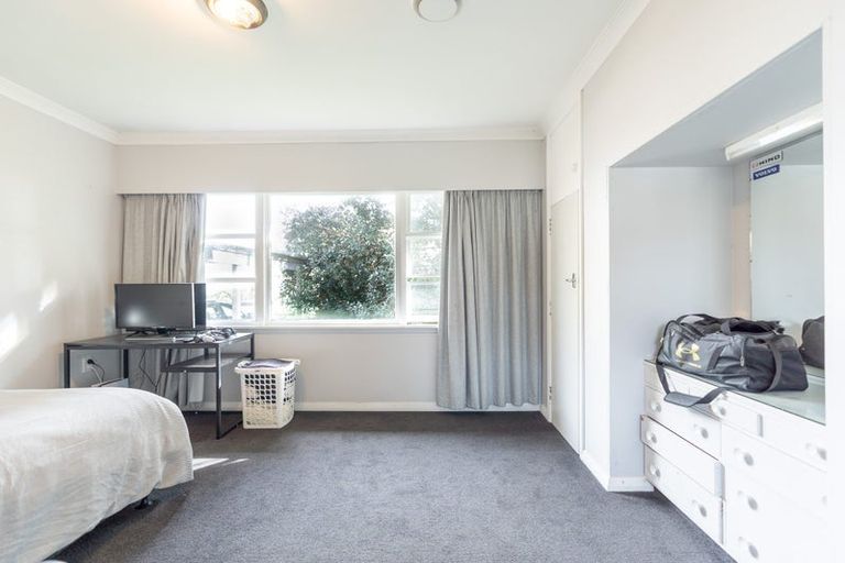 Photo of property in 2 Gloucester Street, Takaro, Palmerston North, 4412