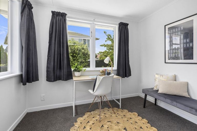 Photo of property in 12 Takatimu Way, Johnsonville, Wellington, 6037