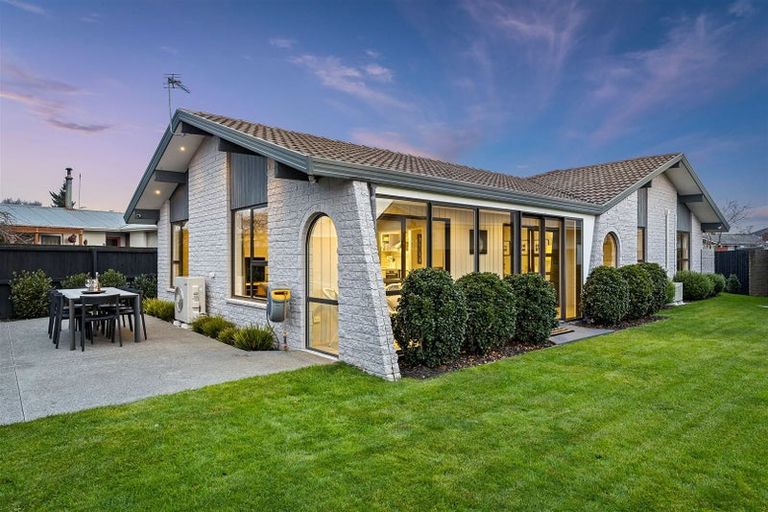 Photo of property in 5 Bulman Place, Casebrook, Christchurch, 8051