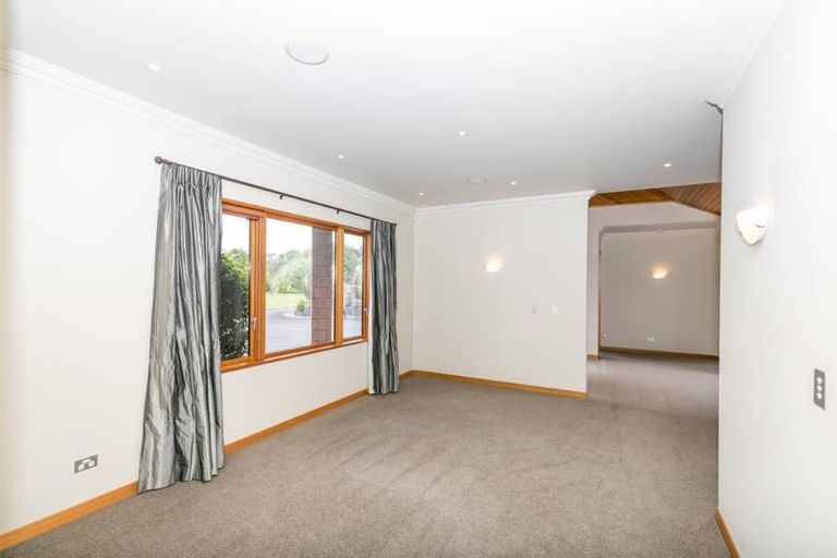 Photo of property in 28 Osborne Road, Horsham Downs, Hamilton, 3281