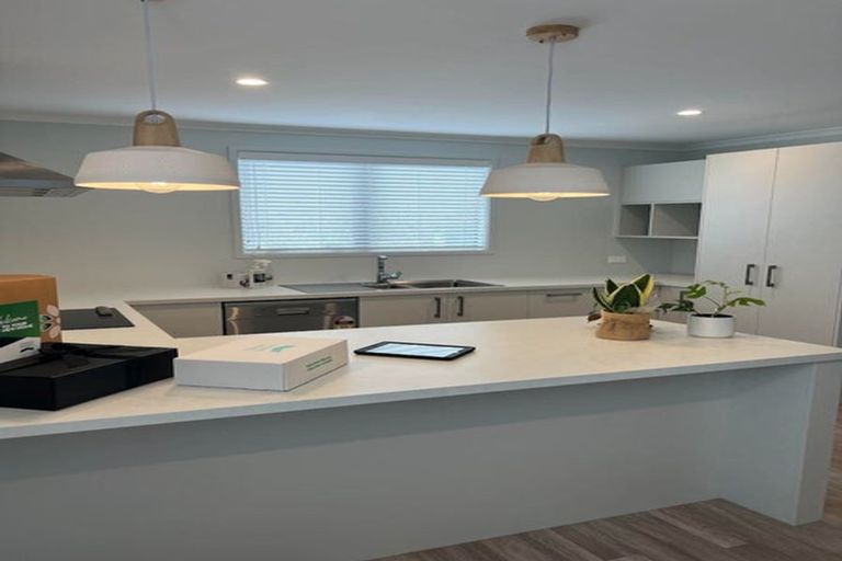 Photo of property in 6 Wrybill Way, Welcome Bay, Tauranga, 3112