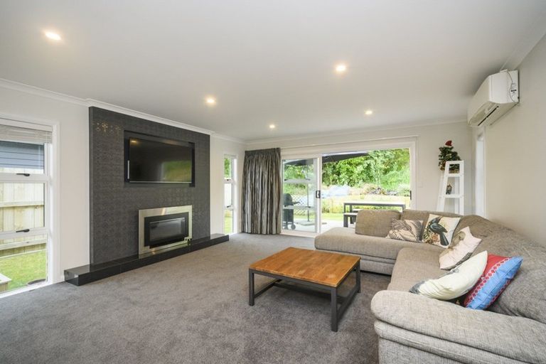 Photo of property in 13 Freedom Drive, Kelvin Grove, Palmerston North, 4414