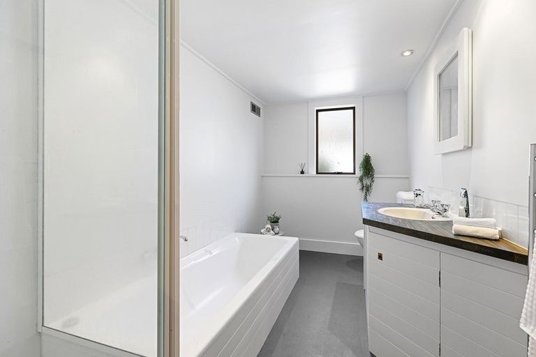 Photo of property in 33a Hamilton Road, Hataitai, Wellington, 6021