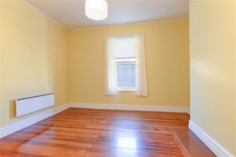 Photo of property in 43 Queens Drive, Saint Kilda, Dunedin, 9012