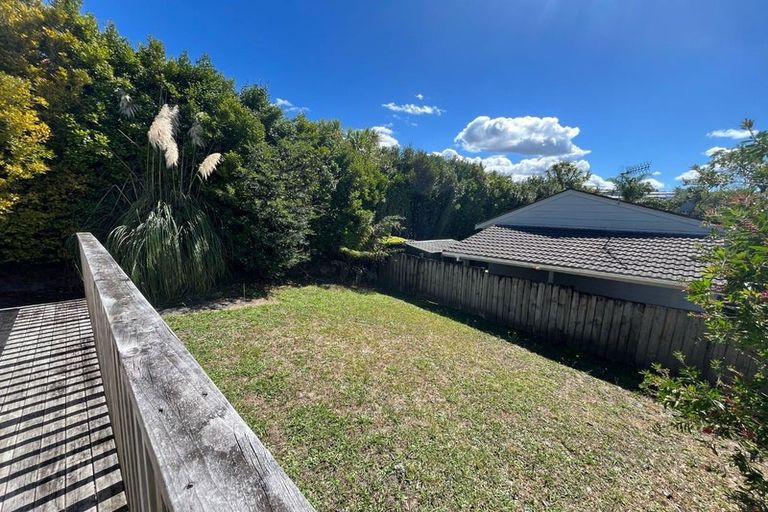 Photo of property in 2/10 Waratah Street, Birkenhead, Auckland, 0626