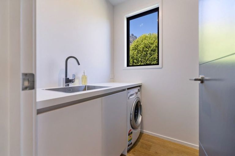 Photo of property in 6 Pendeen Crescent, Jacks Point, Queenstown, 9371