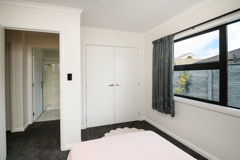 Photo of property in 32 Dogwood Way, Milson, Palmerston North, 4414