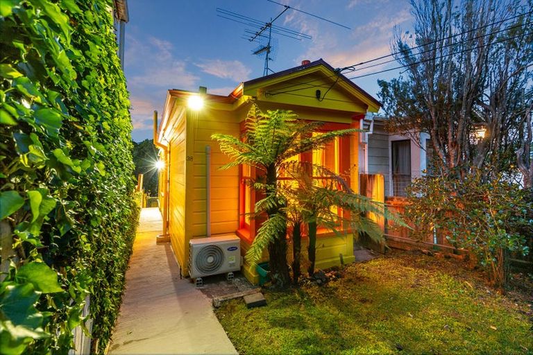 Photo of property in 38 Duppa Street, Berhampore, Wellington, 6023
