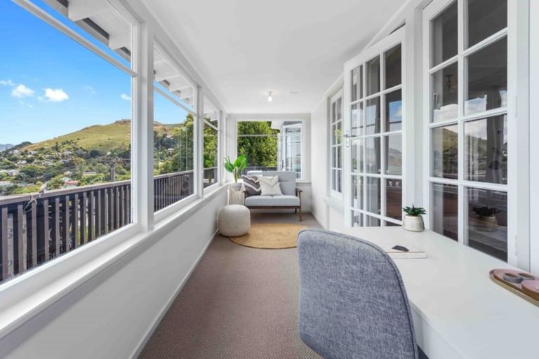 Photo of property in 6 Dudley Road, Lyttelton, 8082