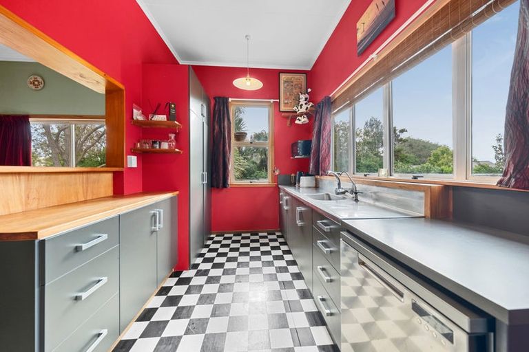 Photo of property in 20 Douglas Street, Hawera, 4610