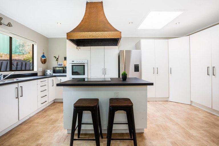 Photo of property in 22 Solander Place, Whitby, Porirua, 5024