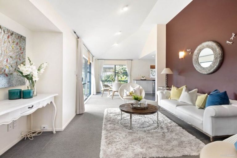 Photo of property in 7 Harbour Lights Close, West Harbour, Auckland, 0618