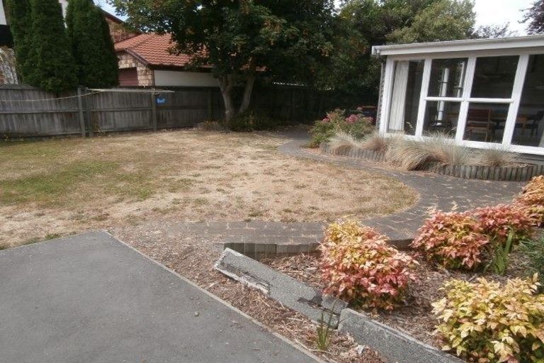 Photo of property in 12 Ilam Road, Upper Riccarton, Christchurch, 8041
