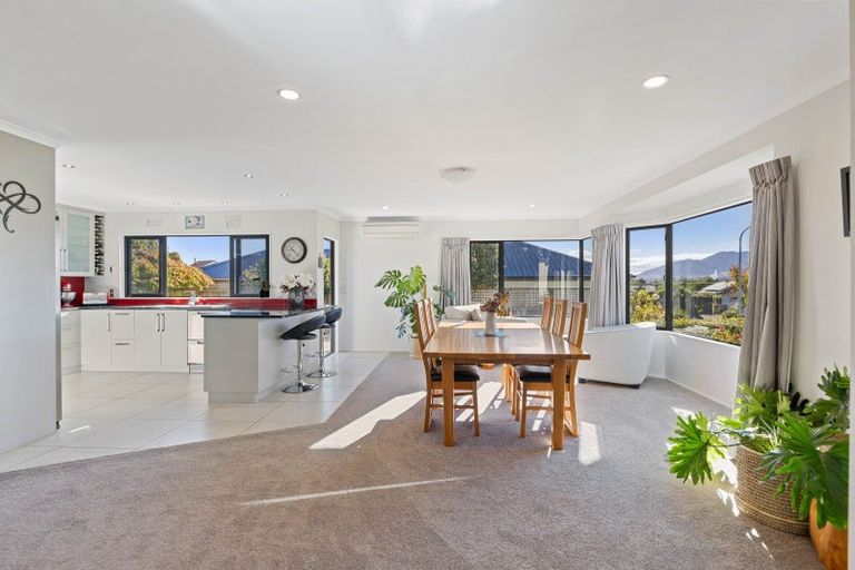 Photo of property in 27 Kinder Street, Acacia Bay, Taupo, 3330