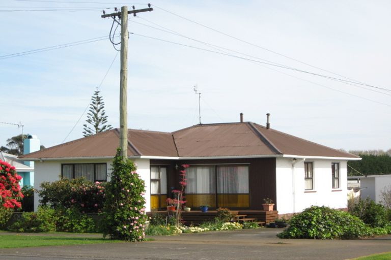 Photo of property in 26 High Street West, Waitara, 4320