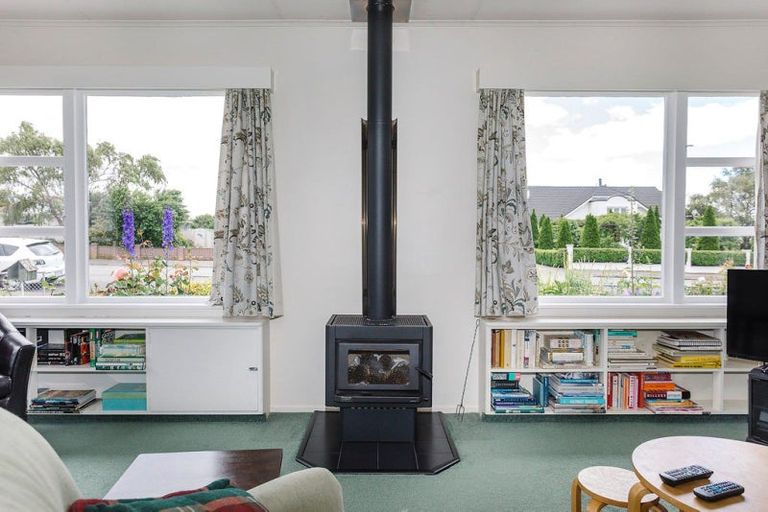 Photo of property in 15 Victoria Avenue, Dannevirke, 4930