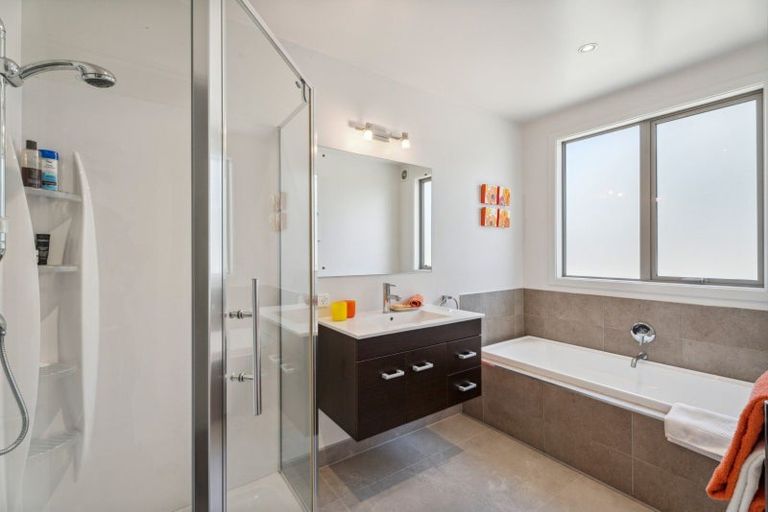 Photo of property in 12 Paradise Place, Lake Hawea, Wanaka, 9382