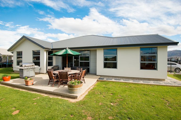 Photo of property in 13 Stowell Drive, Cromwell, 9310