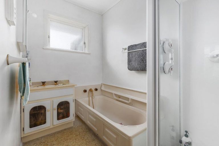 Photo of property in 5 Mascot Street, Tawa, Wellington, 5028