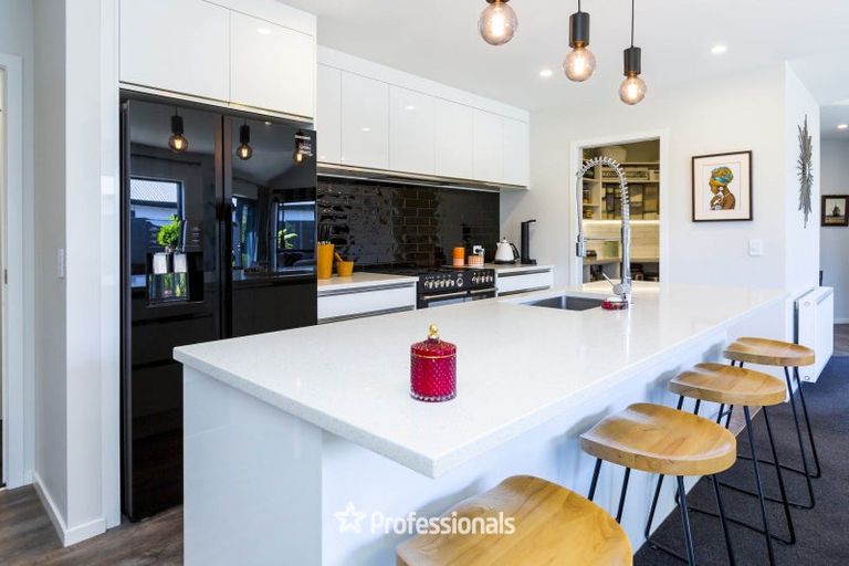 Photo of property in 8 Kerrigan Crescent, Wallaceville, Upper Hutt, 5018