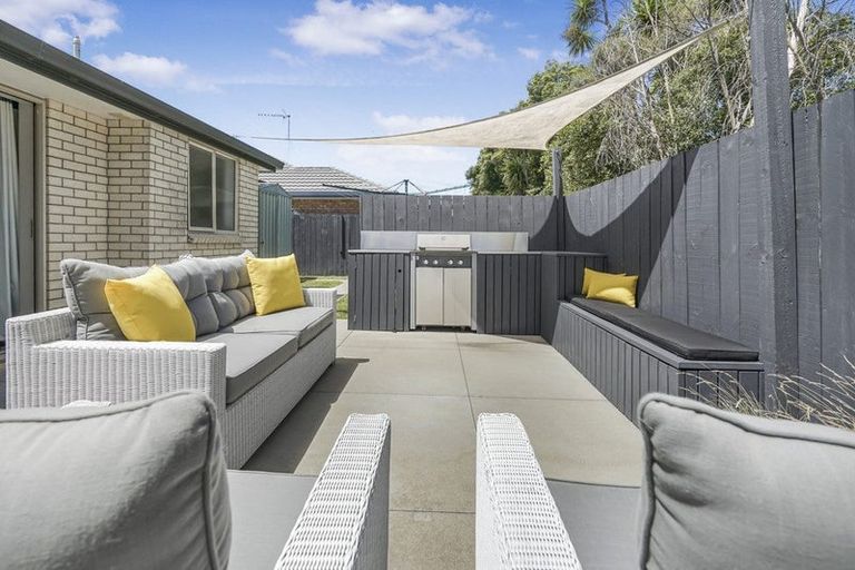 Photo of property in 70 Nielsen Gardens, Rototuna, Hamilton, 3210