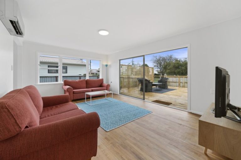 Photo of property in 2/1 Cross Street, Papakura, 2110