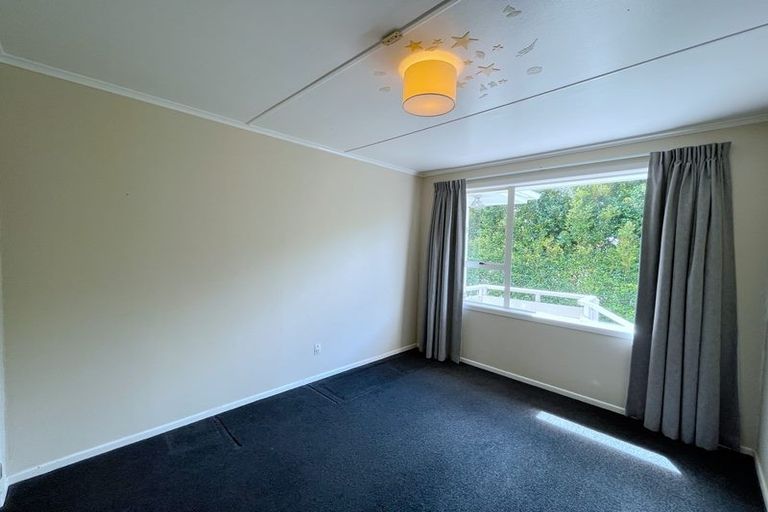 Photo of property in 18 Coniston Avenue, Te Atatu South, Auckland, 0610