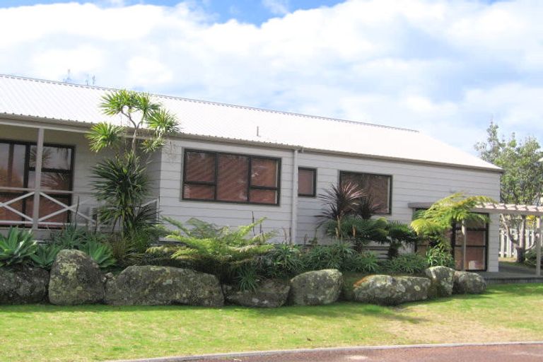Photo of property in 14 Golden Hills Drive, Pauanui, Hikuai, 3579