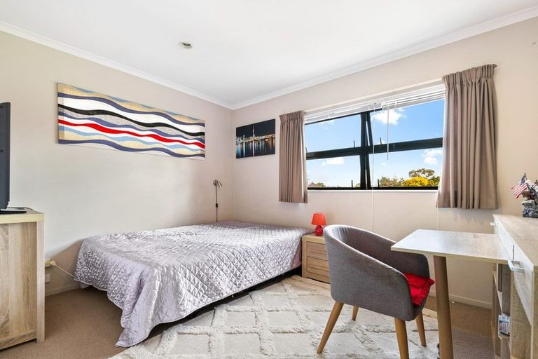 Photo of property in 86a Barrys Road, Glendene, Auckland, 0602