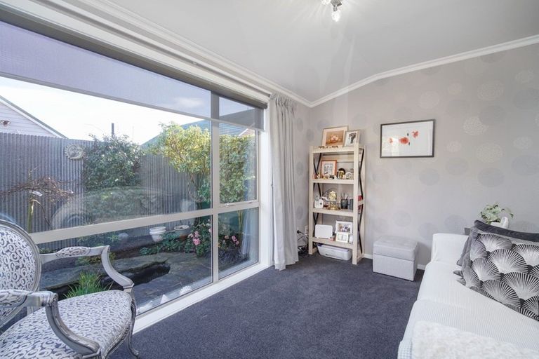 Photo of property in 2/17 Molesworth Place, Somerfield, Christchurch, 8024