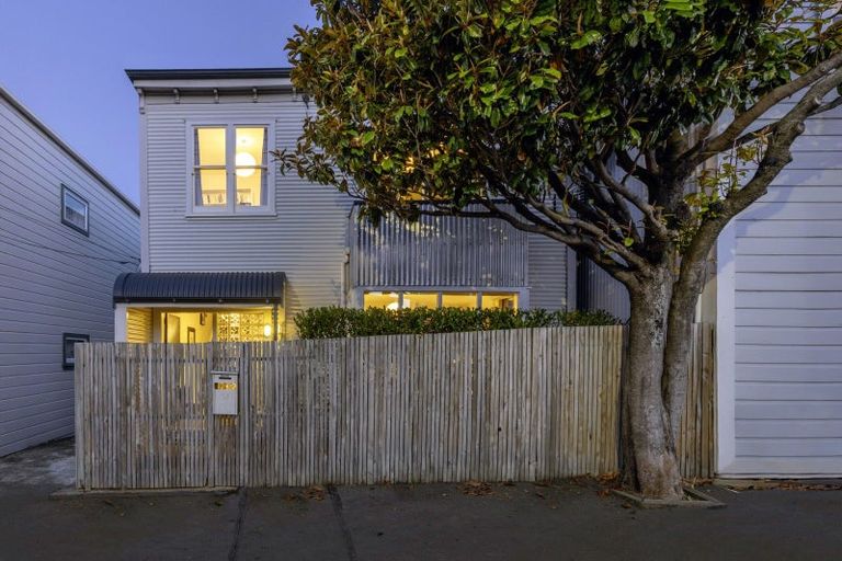 Photo of property in 57 Brougham Street, Mount Victoria, Wellington, 6011