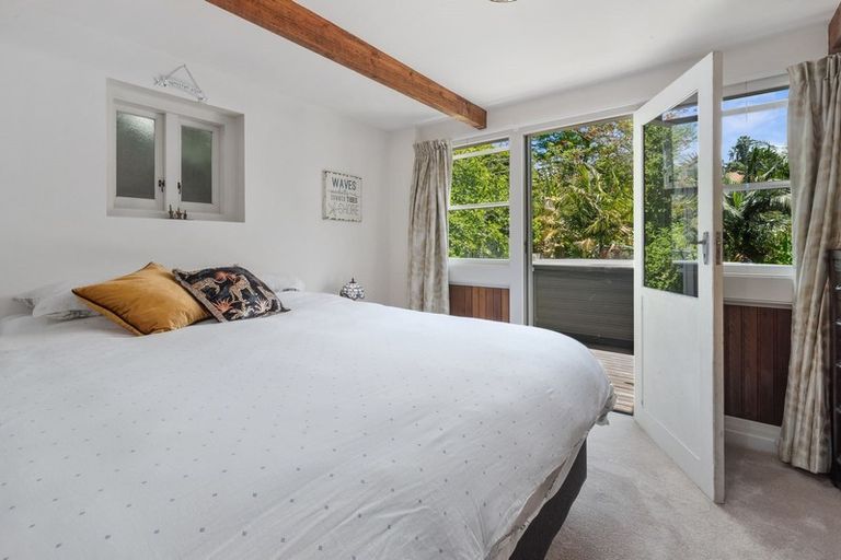 Photo of property in 860 Beach Road, Waiake, Auckland, 0630