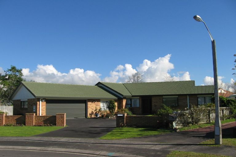Photo of property in 9 Barton Place, Orewa, 0931