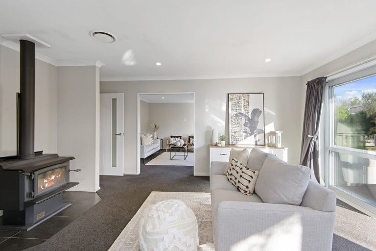 Photo of property in 6 Dundee Close, Darfield, 7510