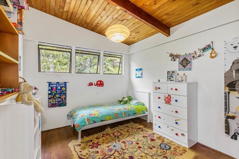 Photo of property in 25 Kopiko Road, Titirangi, Auckland, 0604