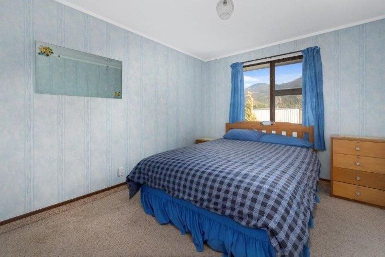 Photo of property in 28 Flora Dora Parade, Lake Hawea, Wanaka, 9382