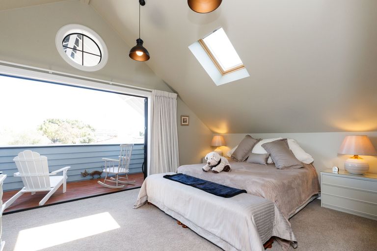 Photo of property in 5 Colombo Street, Hokowhitu, Palmerston North, 4410