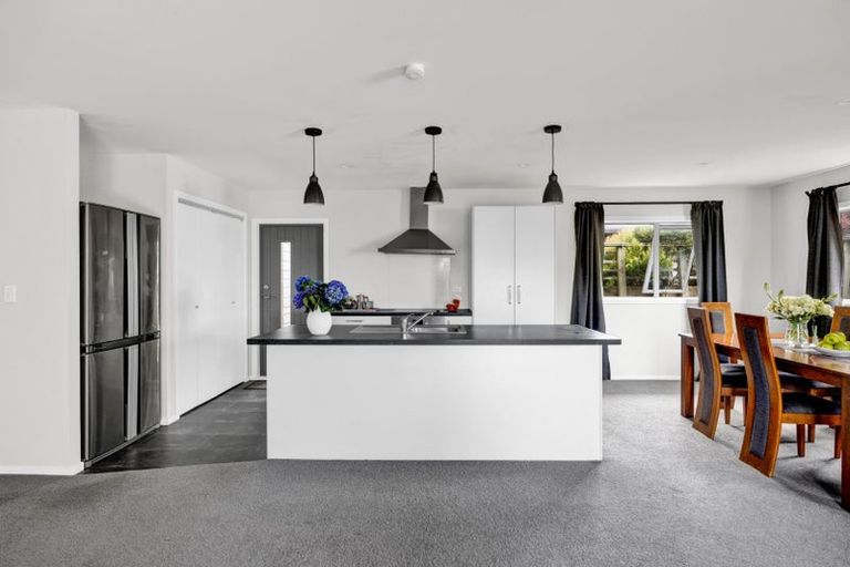 Photo of property in 102 Seaview Road, Westown, New Plymouth, 4310