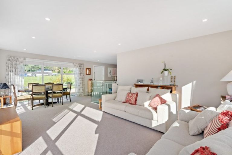 Photo of property in 20 Ocean View Road, Hatfields Beach, Orewa, 0931