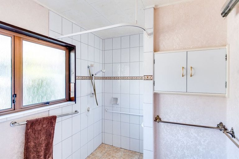 Photo of property in 67 Puketapu Road, Taradale, Napier, 4112