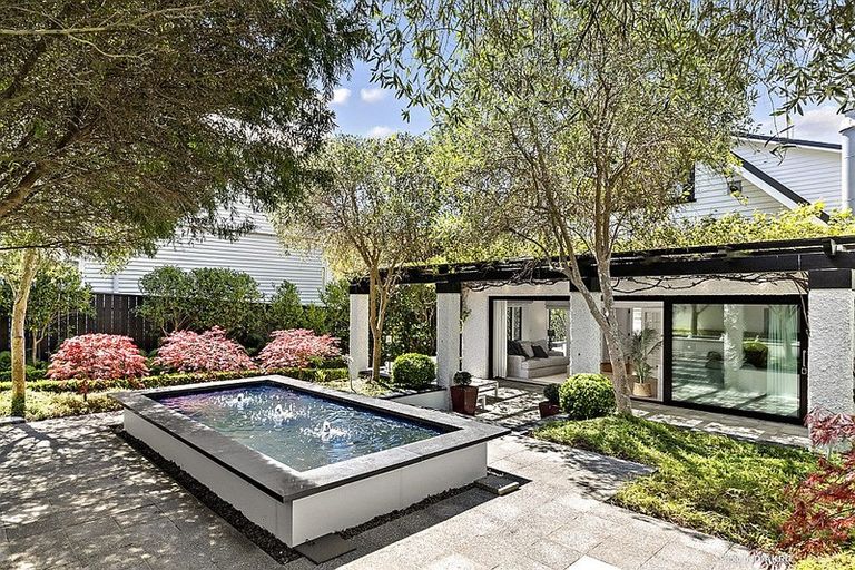 Photo of property in 54b Hobson Street, Thorndon, Wellington, 6011