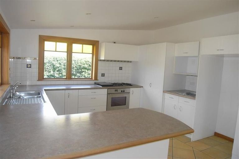 Photo of property in 37 Walmer Road, Point Chevalier, Auckland, 1022