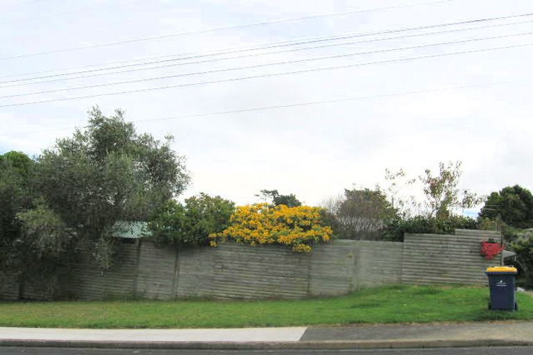Photo of property in 1 Matama Road, Glen Eden, Auckland, 0602